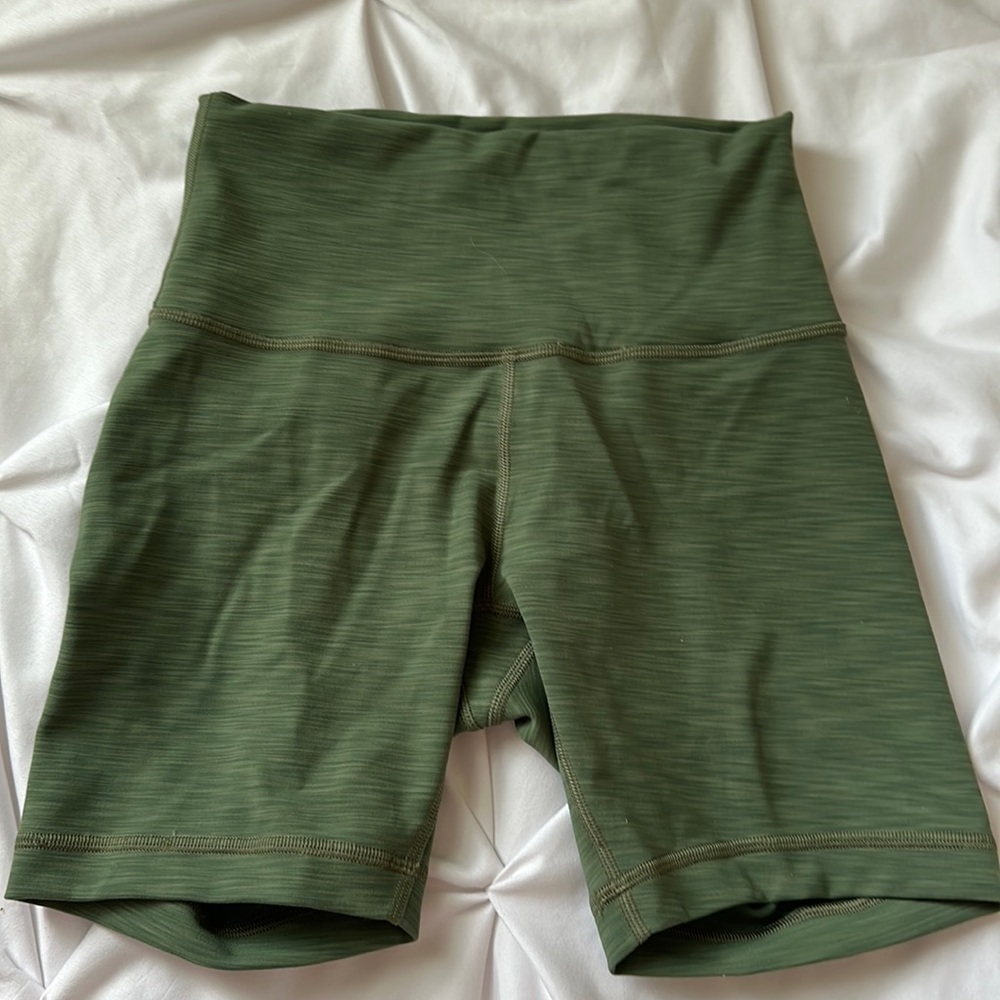 Lululemon wunder train high rise shorts. 6"